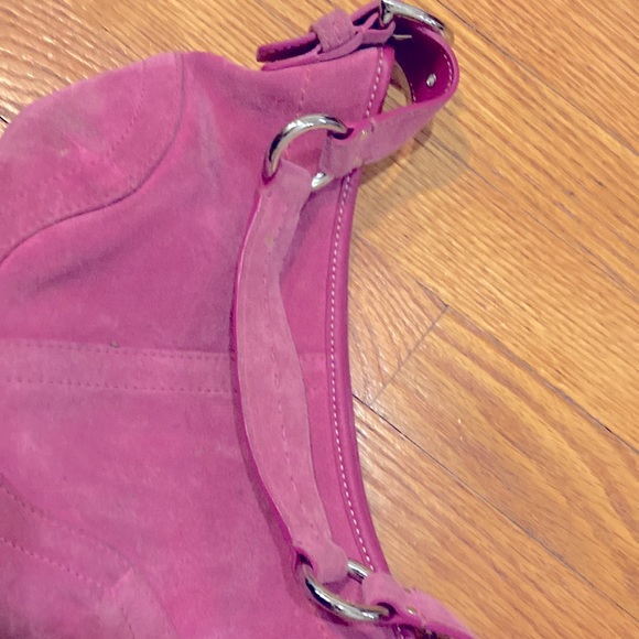 COPY - Coach fuchsia suede leather shoulder bag - Picture 7 of 8